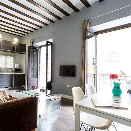 Mint Urban Suites Cosmopolitan Apartment *
