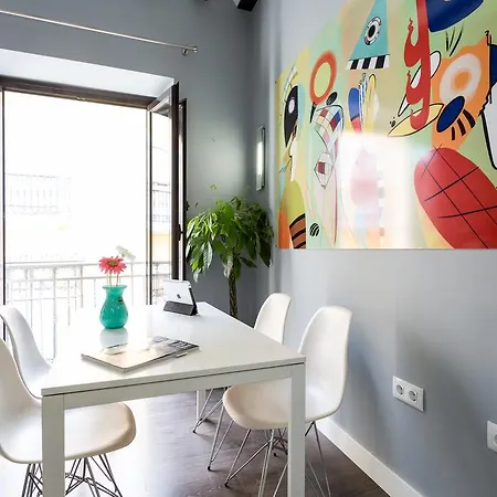 Apartment Mint Urban Suites Cosmopolitan *