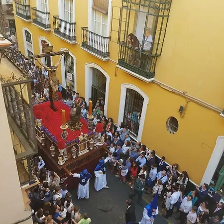 Mint Urban Suites Cosmopolitan Apartment Seville